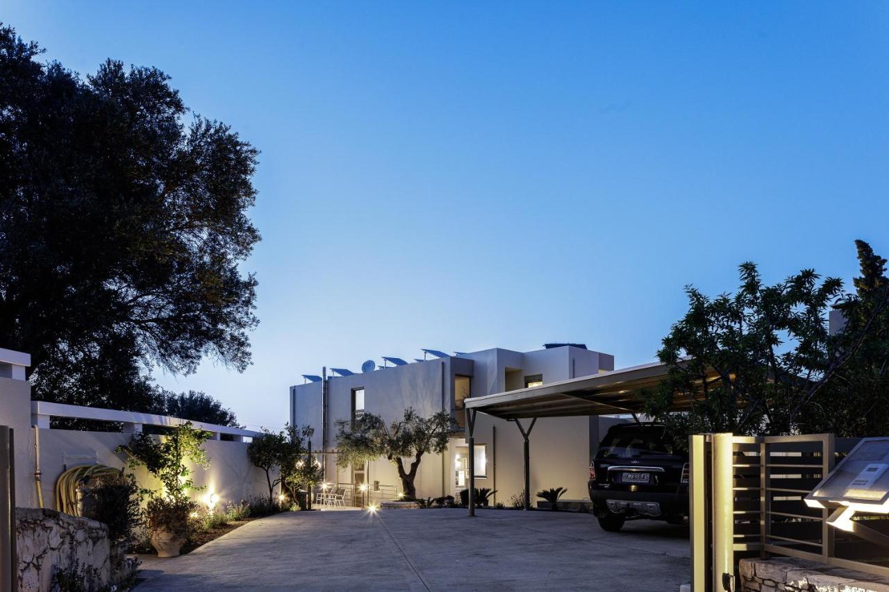 Rizes Villa With Jacuzzi & Heated Pool Agia Triada Extérieur photo