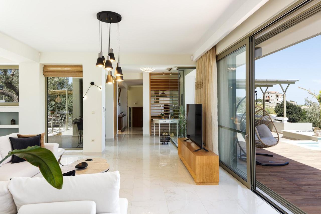 Rizes Villa With Jacuzzi & Heated Pool Agia Triada Extérieur photo