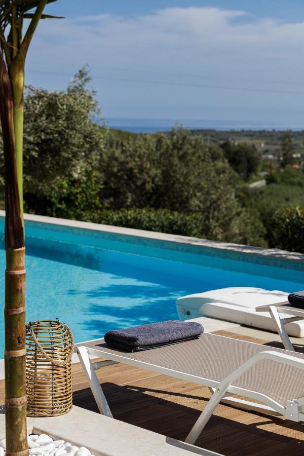 Rizes Villa With Jacuzzi & Heated Pool Agia Triada Extérieur photo