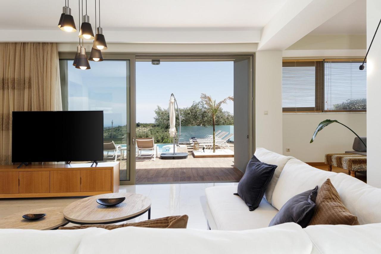 Rizes Villa With Jacuzzi & Heated Pool Agia Triada Extérieur photo
