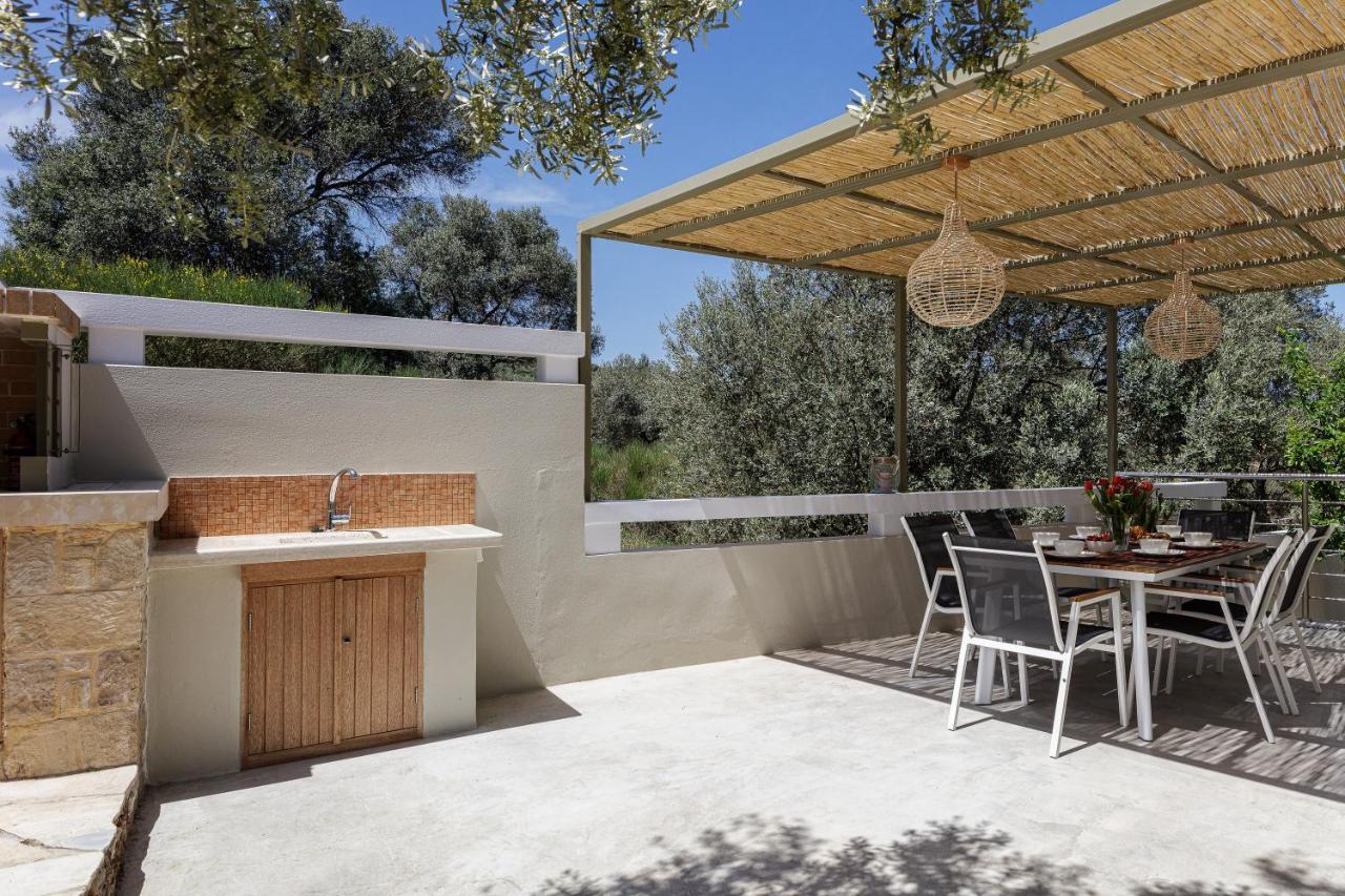 Rizes Villa With Jacuzzi & Heated Pool Agia Triada Extérieur photo