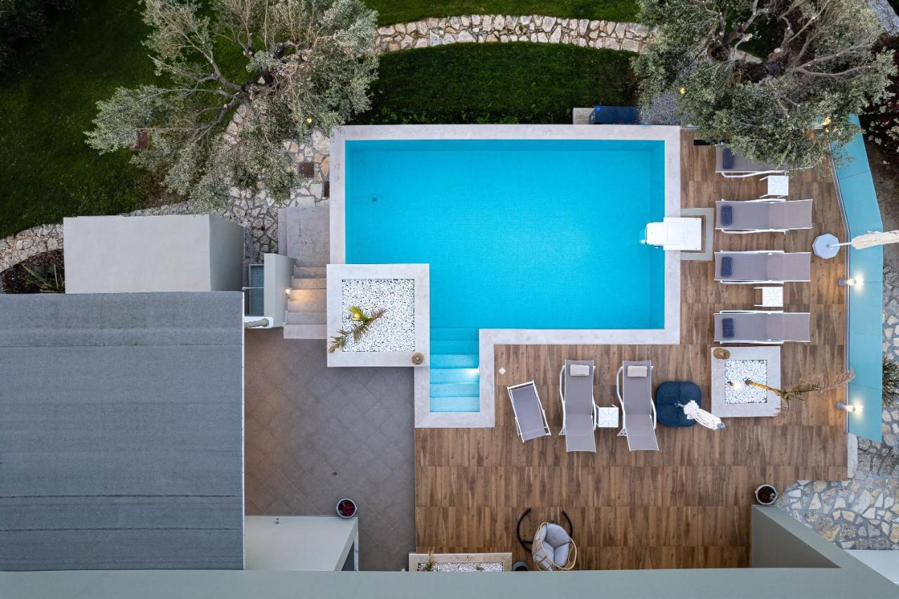 Rizes Villa With Jacuzzi & Heated Pool Agia Triada Extérieur photo